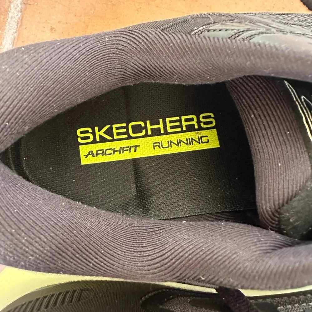 Skechers Archfit Men’s Running sneaker Size 10.5 Black/neon yellow - Picture 8 of 9
